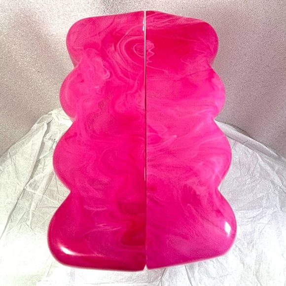 Cult Gaia Enid Box Clutch. Dragonfruit. - Picture 9 of 13